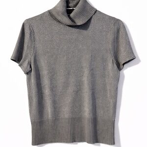 Chic Short Sleeve Gray Turtleneck Top